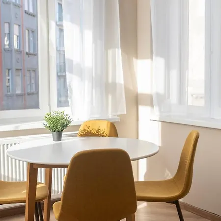 New And Spacious In Downtown Апартаменты *