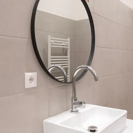 Апартаменты New And Spacious In Downtown *